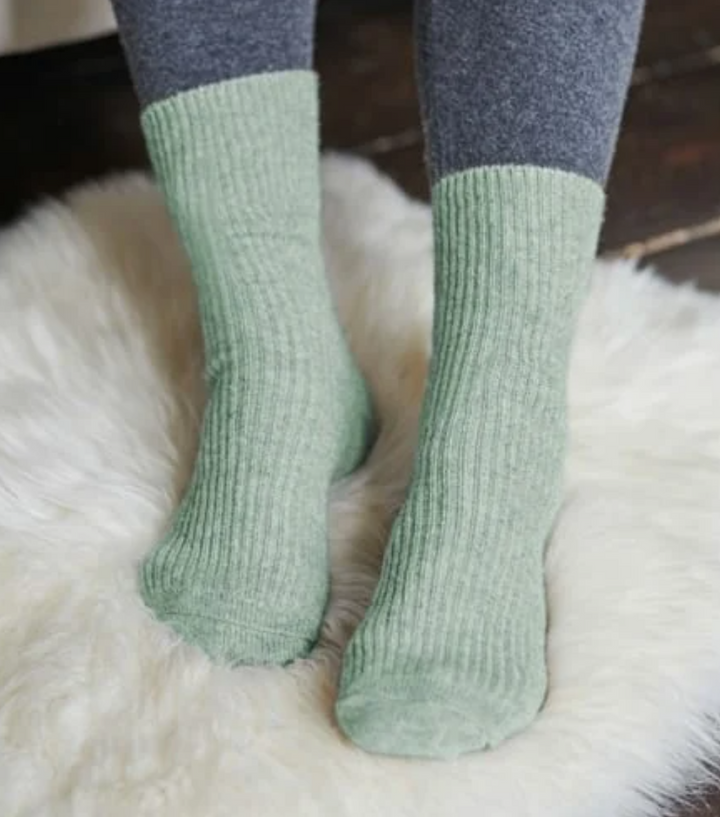 luxury women’s socks | cashmere night socks | warm women’s bed socks | cosy mint socks