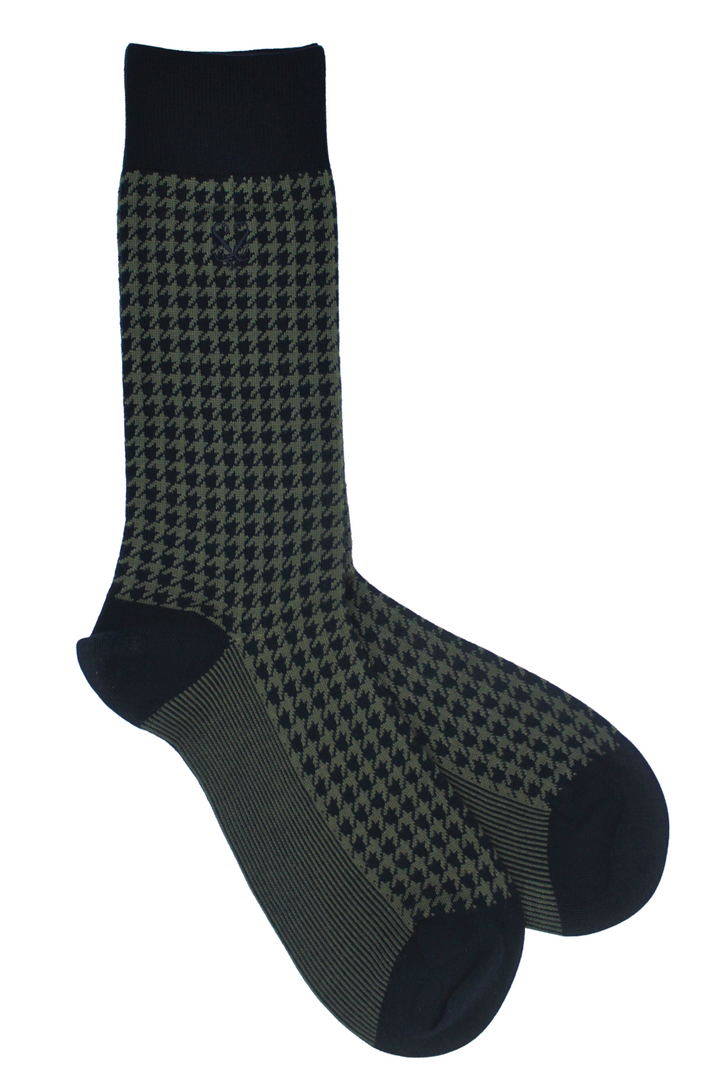 houndstooth bamboo socks | men’s bamboo socks | luxury men’s socks | midnight blue socks | patterned dress socks