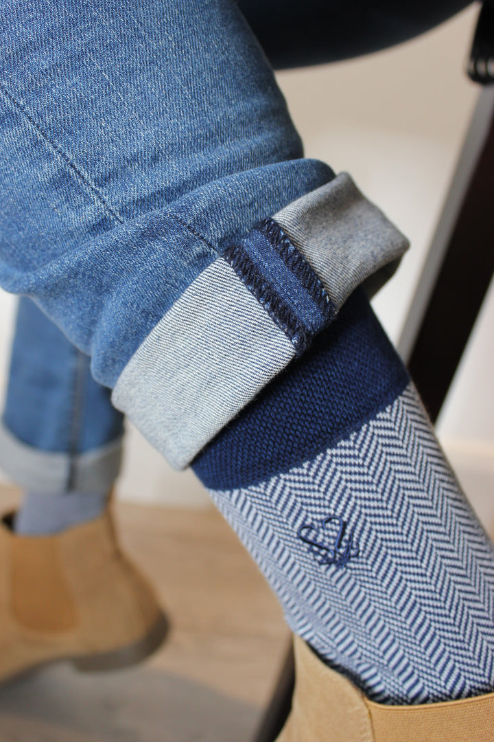 men’s blue dress socks UK | premium bamboo socks | breathable bamboo socks men | sophisticated blue socks | mid-calf bamboo socks 