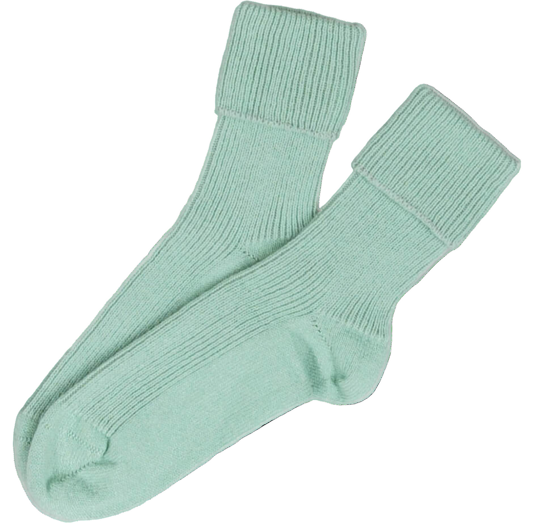 light green cashmere socks | mint cashmere socks | cashmere bed socks | women’s cashmere socks | cashmere lounge socks | sock geeks
